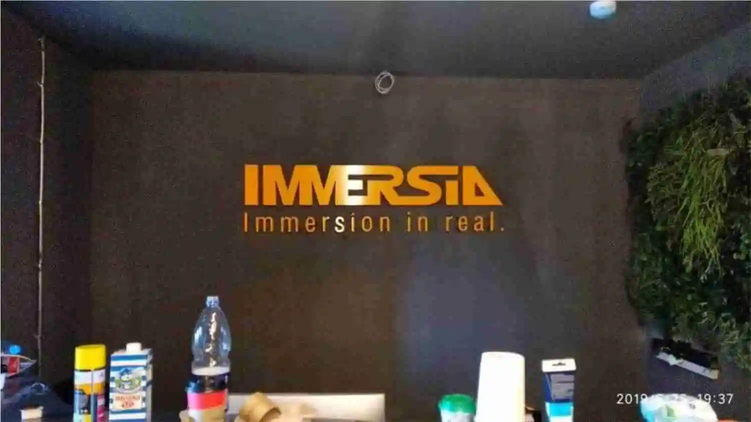 Буквы плоские интерьерные и световая консоль компьютерного клуба "Immersion In Real"