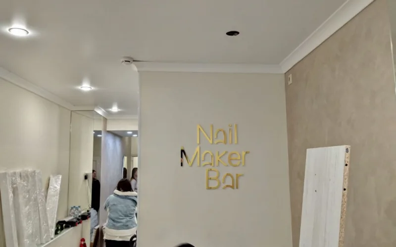 Плоские буквы «Nail Maker Bar»